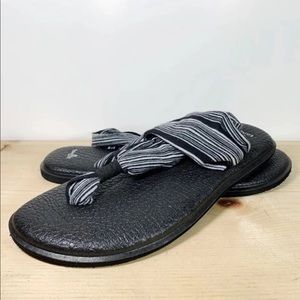 Sanuk Yoga Sling Sandals. Size 9